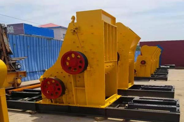 煤矸石粉碎機(jī)(圖5) 煤矸石粉碎機(jī)(圖5)