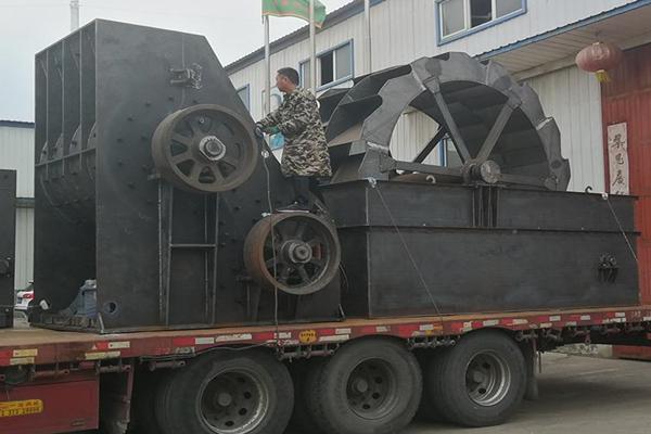 煤矸石粉碎機(jī)(圖4) 煤矸石粉碎機(jī)(圖4)