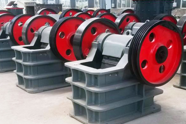 鄂式破碎機(jī)(圖3) 鄂式破碎機(jī)(圖3)