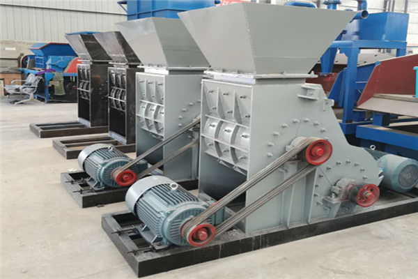 煤矸石粉碎機(jī)(圖1) 煤矸石粉碎機(jī)(圖1)